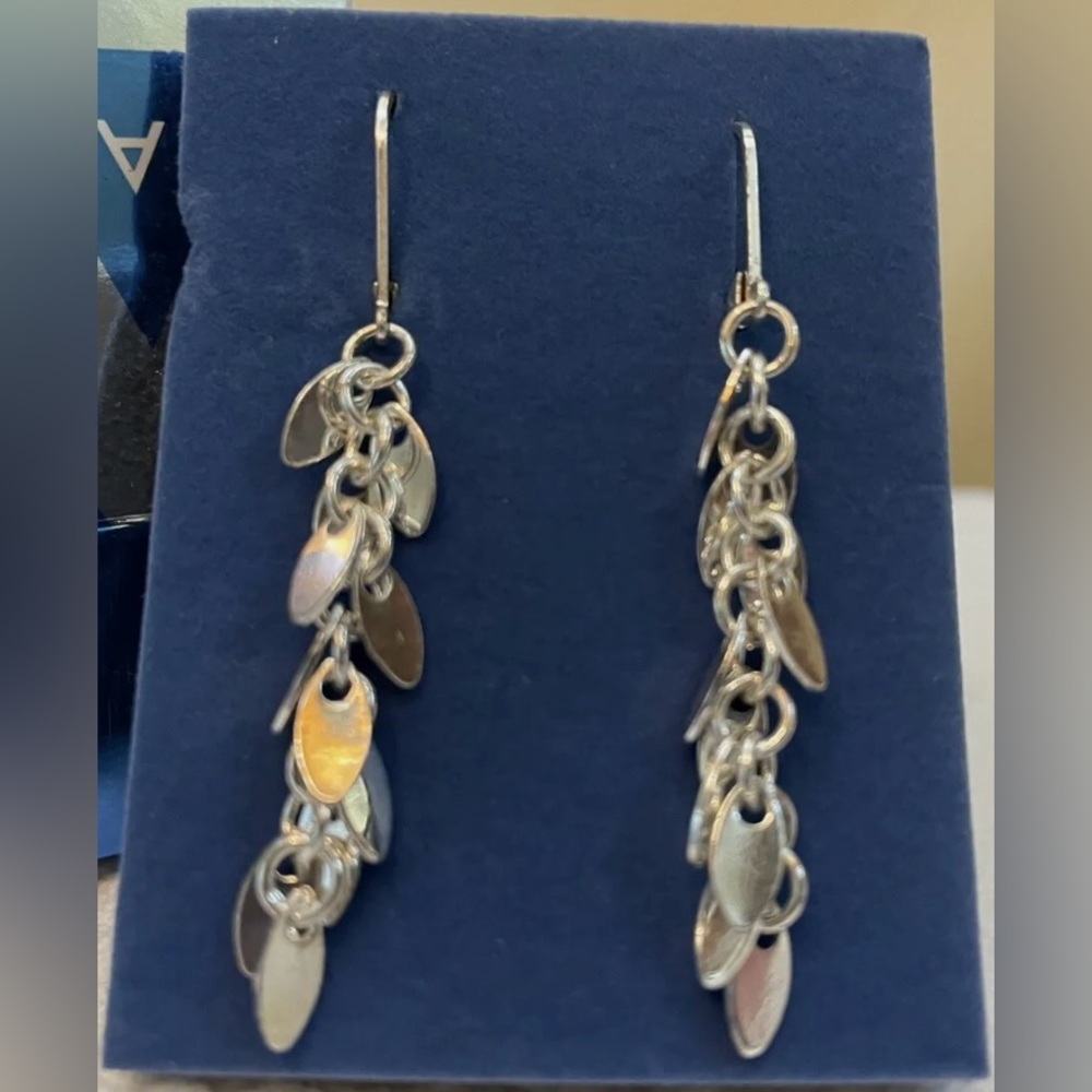 Avon - Shimmering Droplets Earrings